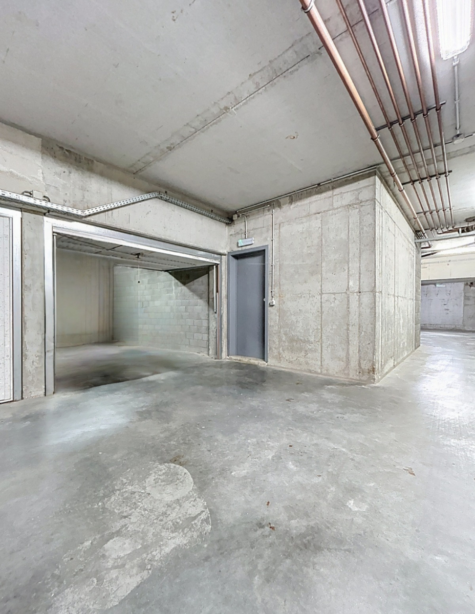 Ruime afgesloten garagebox te koop - foto 2