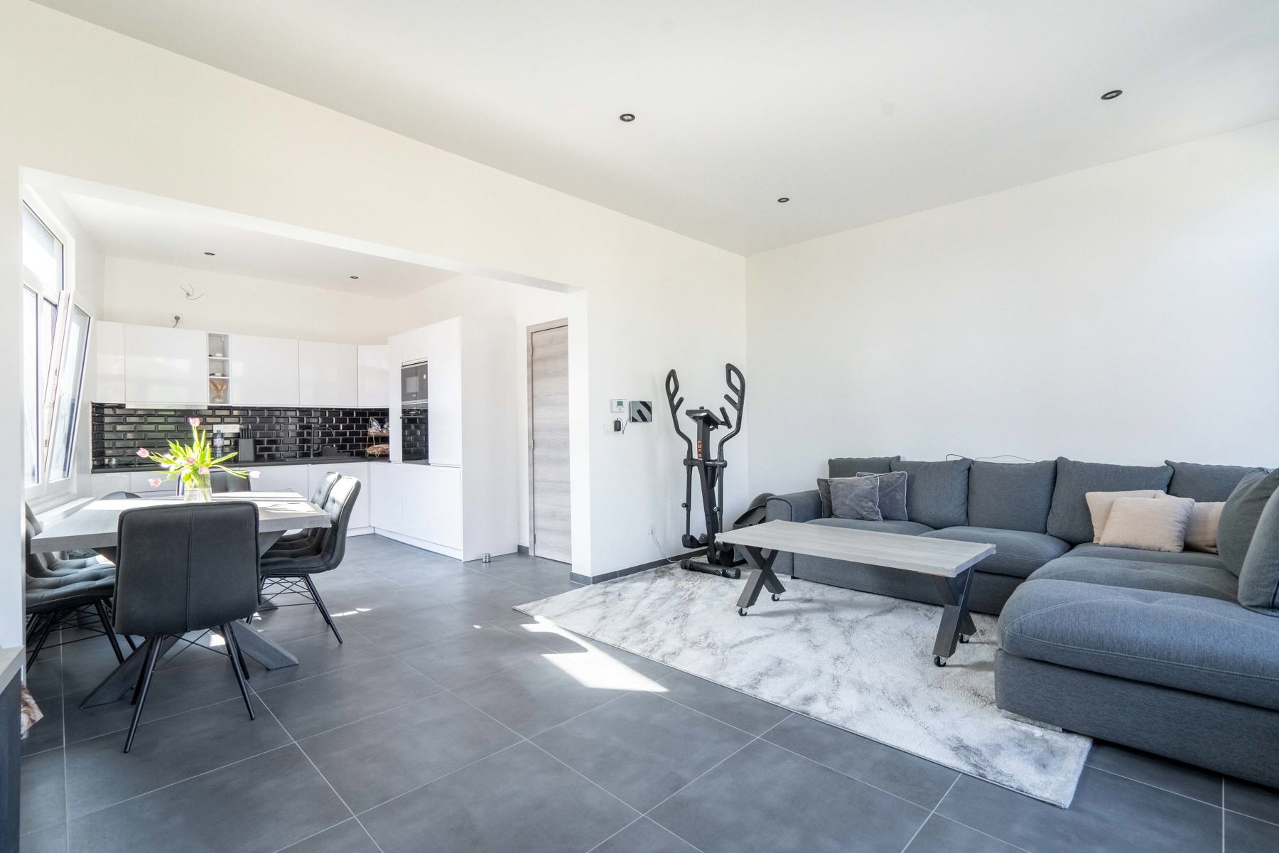 Triplex appartement met handelspand te koop in Mechelen! - foto 2