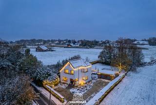 VALIMMAS verkoopt in het landelijke en pittoreske Asbeek, aan de voet van de 'Putberg', deze schitterend gelegen vrijstaande woning op 16 are.....