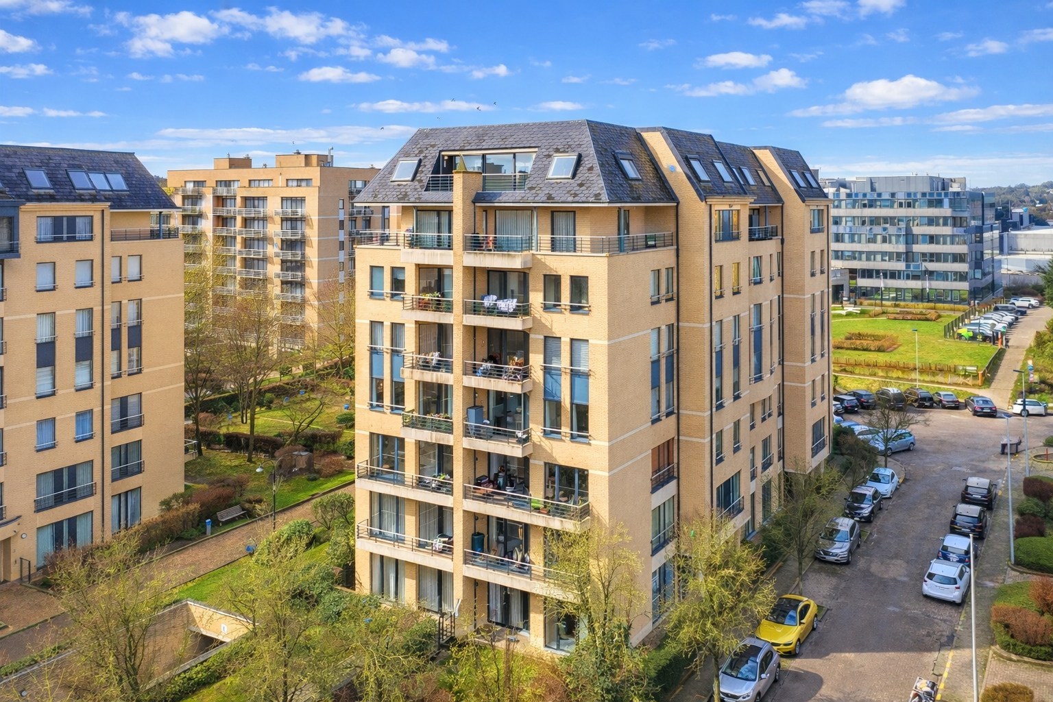 LICHTRIJKE PENTHOUSE MET 3 SLP, 2 BDK + TERRAS ! - foto 2