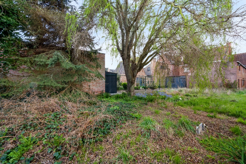 Gits :  te renoveren woning met veel potentieel op topligging.  Opp 461 m² - foto 2