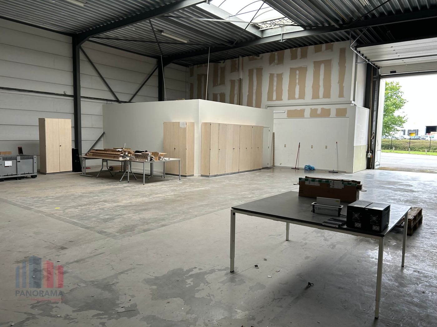FUNCTIONEEL MAGAZIJN MET KANTOOR TE HUUR – 255 m² MAGAZIJNRUIMTE + 70 m² KANTOORRUIMTE - foto 5