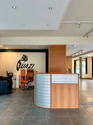 Met een 18 meter lange etalage én vol zicht op het Regentieplein kan dit de unieke (én betaalbare) opportuniteit zijn die u zoekt! Het pand...