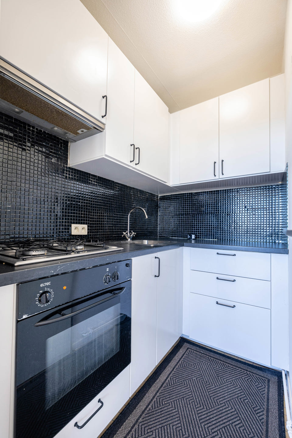 Mooi 1-slaapkamerappartement met overdekte parkeerplaats inbegrepen - foto 5