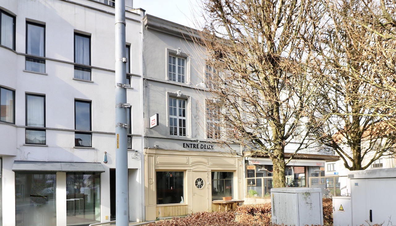 Centraal gelegen handelspand voor 1.450 EUR/mnd - foto 1