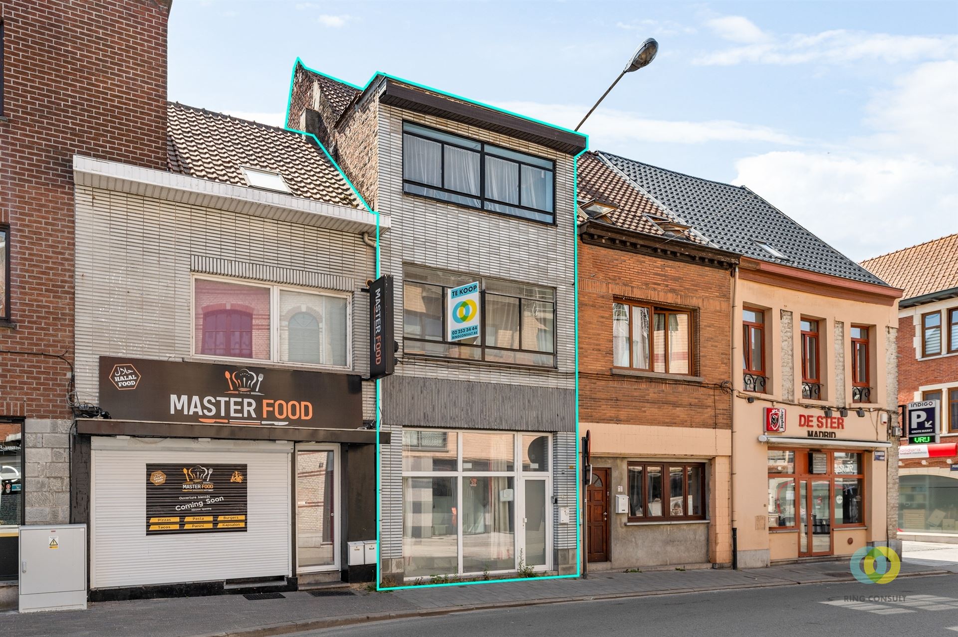 Huis met koer en drie slaapkamers mogelijk - foto 1