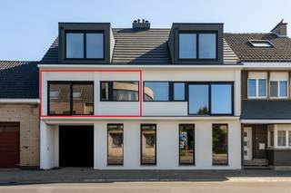 Dit prachtig appartement is gelegen in het hart van Stabroek en combineert stijlvol wonen met hedendaags comfort. De woonruimte met open keuken...