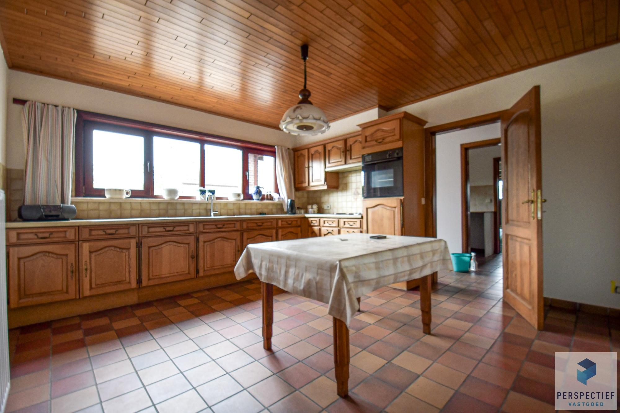 Ruime charmante villa met 4 GROTE slaapkamers, garage,  tuin en bijhuis in rustige en landelijk omgeving. - foto 4