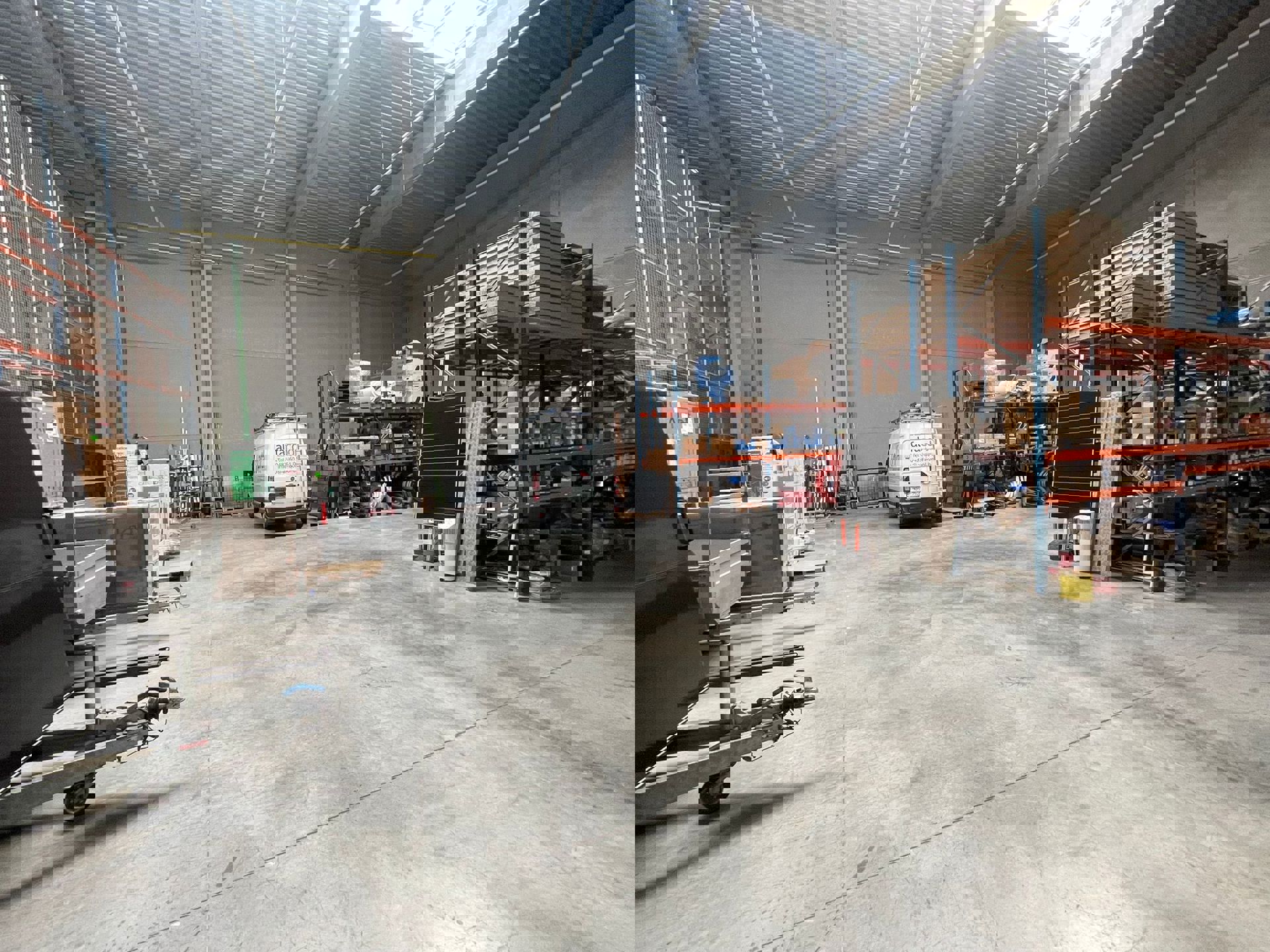 Bedrijfsgebouw te huur met zicht op E40 te Erembodegem - foto 3