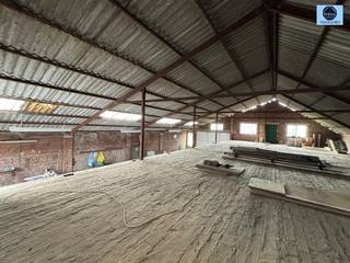 SOLIDE CHARMANTE WONING MET 3 KAMERS EN LOODSRichtprijs : 299.000 euro Solide charmante woning met 3 slaapkamers, tuin en loods.Deze woning is...