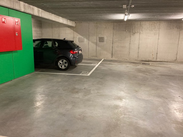 --- NIEUW --- Ondergrondse gelegen autostaanplaats te Gent - Einde Were 1 (residentie Dunant Gardens). - foto 3