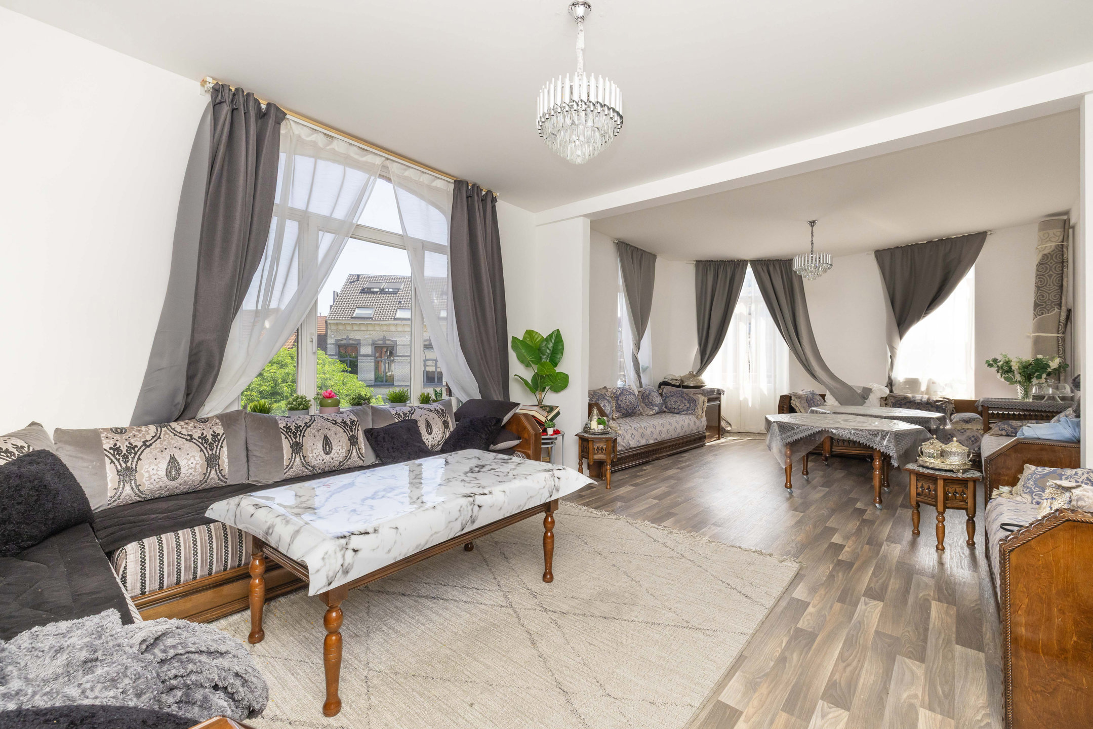 Appartement à vendre à Schaerbeek avec 5 chambres - photo 2