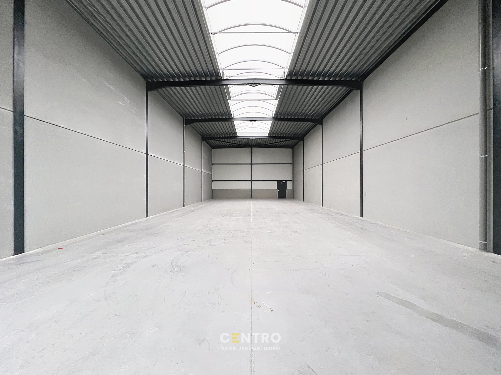 NB-magazijn van ± 275 m² (incl. 2 parkeerplaatsen!) en moderne glaspartij in driehoek TIELT-DEINZE-WAREGEM ! - foto 5