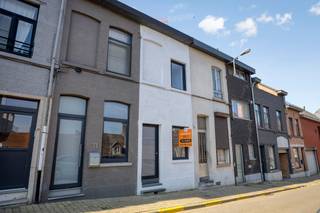 Welkom in Aarschot! In het hart van de bruisende stad, langs de Tiensestraat, bevindt zich deze perfect instapklare woning die comfort en een...