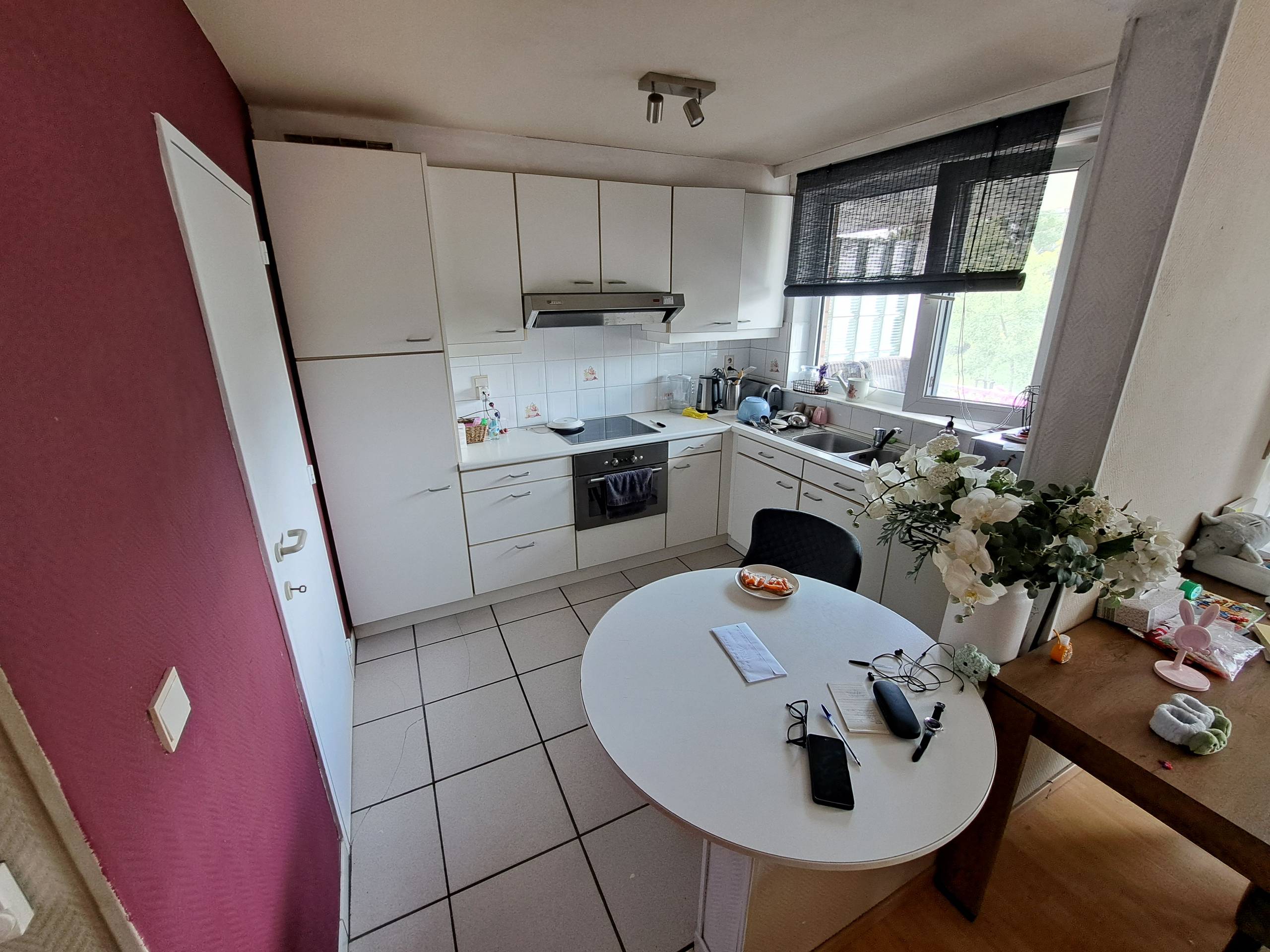 Een goed gelegen appartement met 2 slaapkamers, terras en garage - foto 4