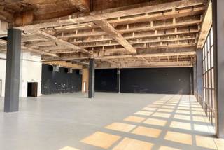 <p>Located at <strong>Rue Delaunoy 60, 1080 Brussels</strong>, in a rapidly developing area near the canal and city center, this dynamic site offers <strong>three professional spaces for rent</strong>: two office units and one horeca unit.</p>
<h4><strong>Office unit 1 – ± 800 m²</strong></h4>
<p>Bright and spacious space with <strong>two independent entrances</strong>, <strong>ceiling height ± 6 m</strong>, and large windows. Access via elevator and stairs, with restrooms and showers available. Ideal for offices, creative studios, sports, events, or horeca.</p>
<h4><strong>Office unit 2 – ± 400 m²</strong></h4>
<p>Flexible spaces with multiple zones, <strong>high ceilings</strong>, city-facing glazed façade, and <strong>access via elevator from the 4th floor</strong>. Very bright and easily adaptable for offices or creative purposes.</p>
<h4><strong>Horeca unit – ± 2000 m²</strong></h4>
<p>Ground floor: Bar, event hall, and fully equipped kitchen.<br />Basement: Lounge area for relaxation or private events. Perfect for horeca, catering, events, or leisure activities.</p>
<p>These <strong>modern and versatile spaces</strong> provide excellent visibility and a strategic location, a <strong>rare opportunity in a prime urban area of Brussels</strong>.</p>