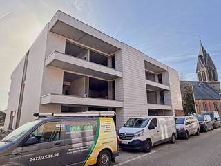 Residentie RIVA, deze appartementen zijn gelegen nabij de kerk van het gezellige Tisselt! Vooraan heeft deze residentie zicht op zowel de...