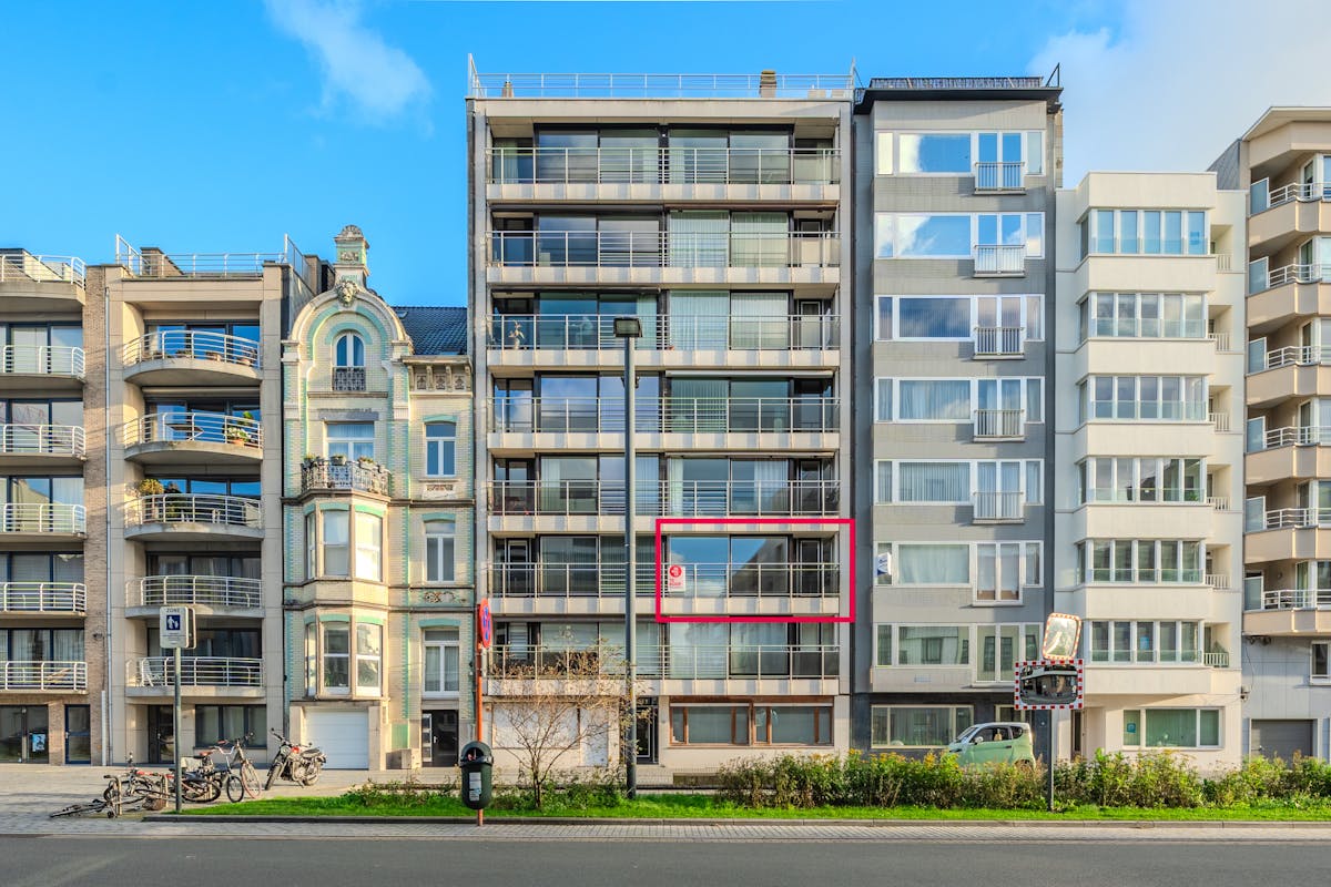 Bright 3-bedroom apartment for sale in Ostend - photo 1