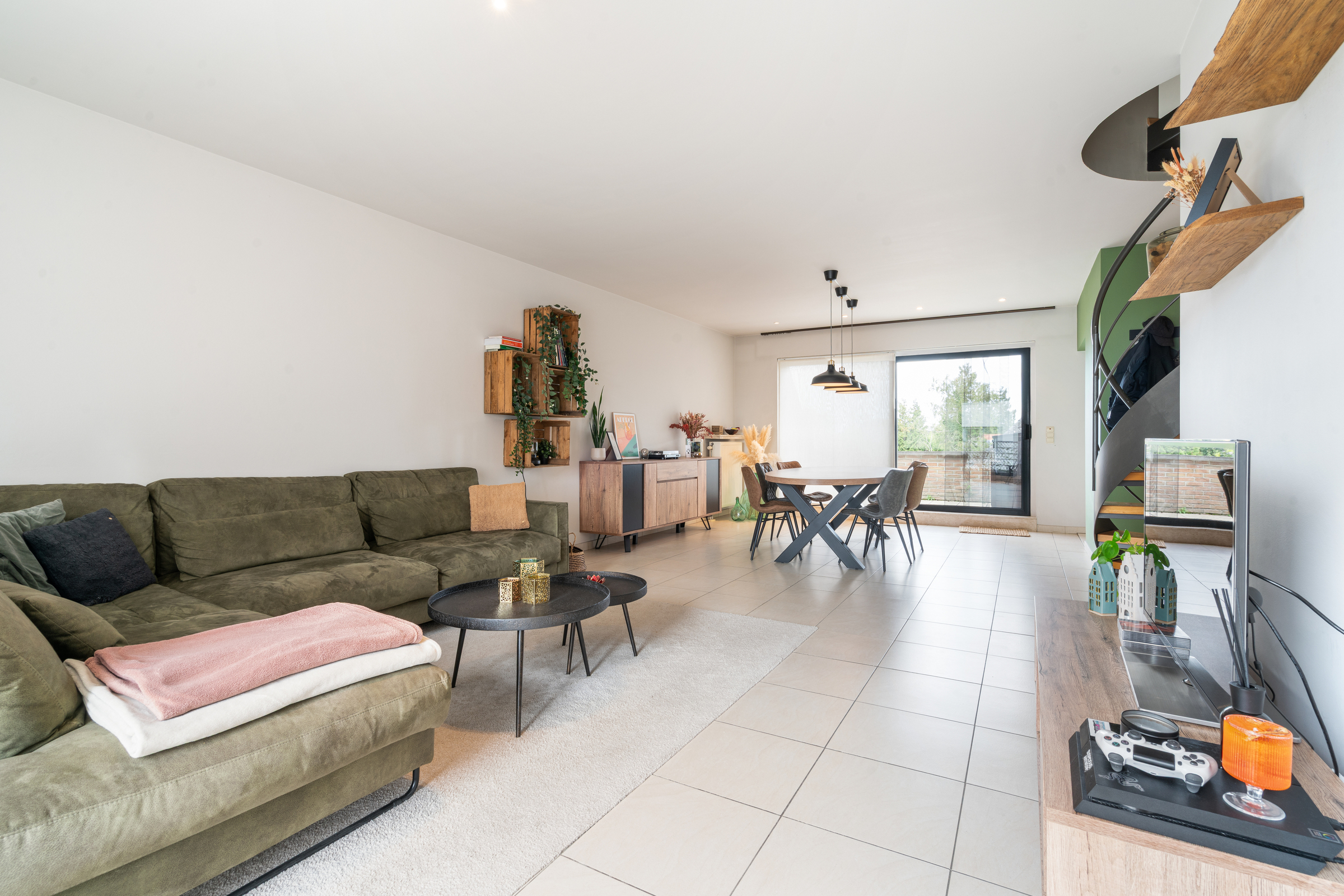 Knap en ruim 3-slpk-appartement met 3 terrassen en garage - foto 3