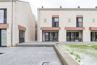 [[ DIT PAND NEEMT DEEL AAN DE ERA OPEN HUIZEN DAG OP 6/12 VAN 13U TOT 14U ]]Te koop: modern halfopen huis in de Zilverlaan in Oostende, rustig...