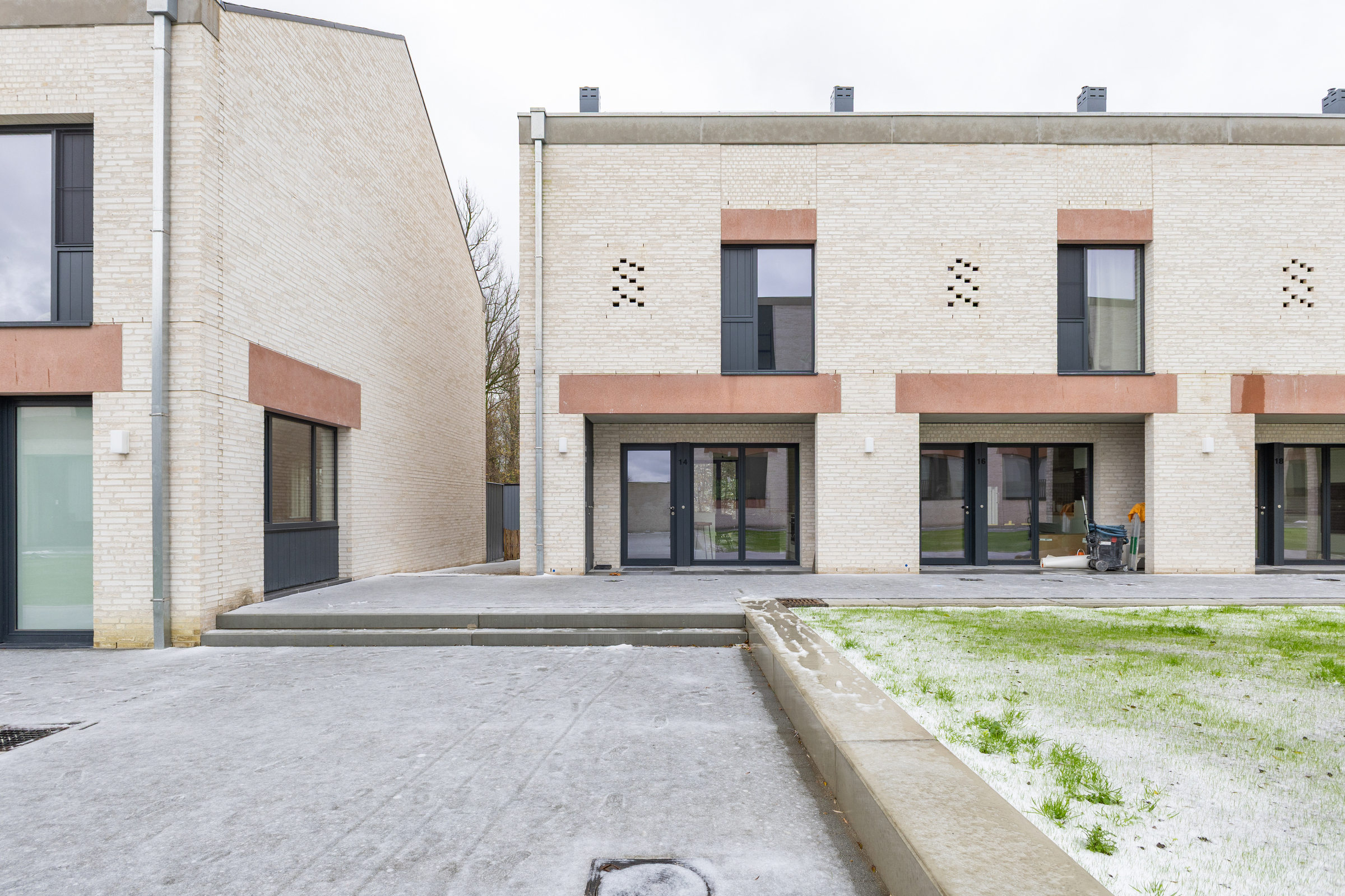 House for sale in Ostend with 3 bedrooms - photo 2