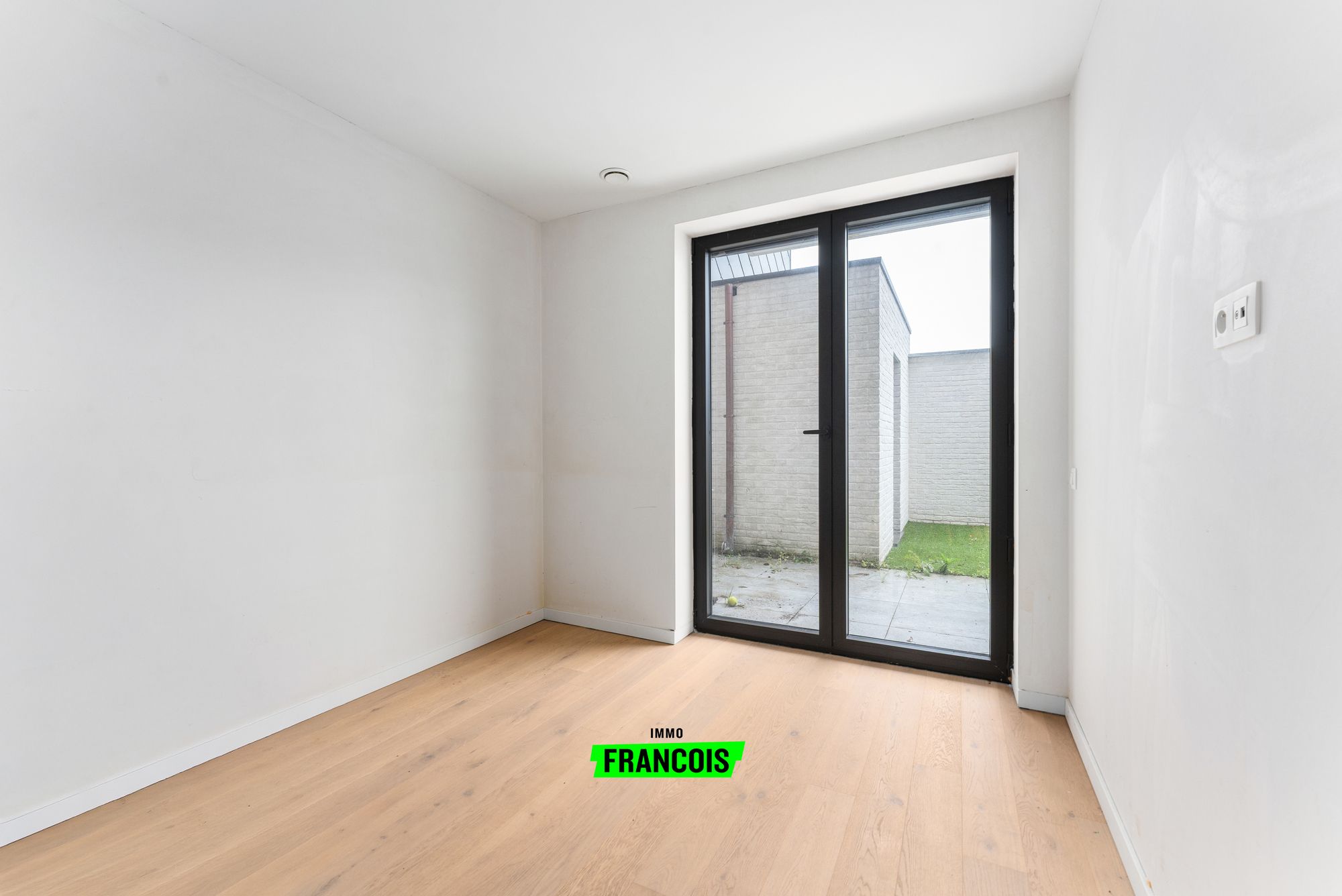 Modern duplex-appartement met tuin en twee terrassen in recente residentie (2022) - foto 4