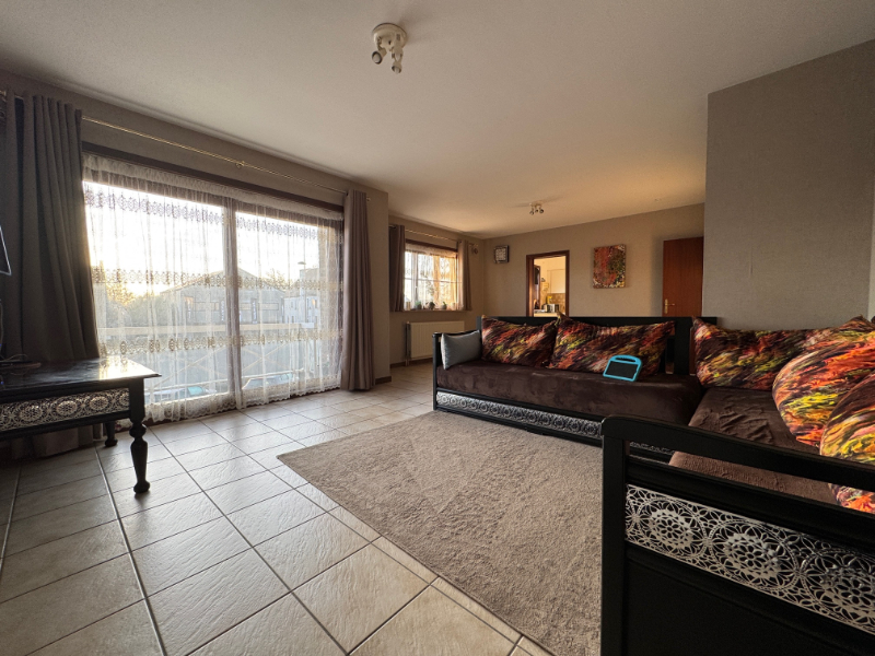 Heel gezellig, lichtrijk, ruim (90 m²) EN goed geïsoleerd appartement met 2 slaapkamers en 2 terrassen. - photo 3