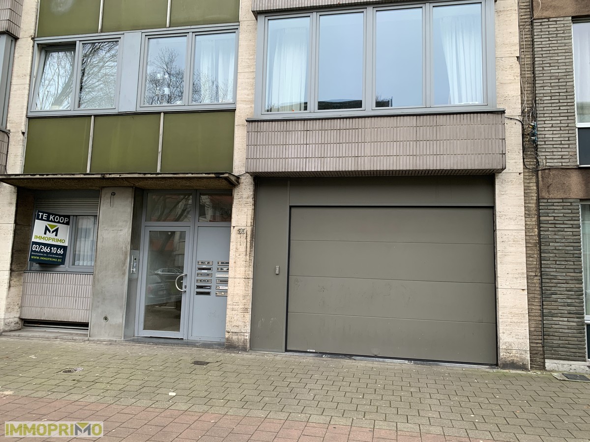 Garage for sale in Borgerhout - photo 1