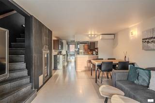 Instapklaar duplexappartement in het centrum van Middelkerke, op wandelafstand van zee en duinen. Dit appartement van circa 99 m² biedt een...