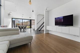 BERLARE - Gelegen in een rustige, residentiële wijk in Berlare bevindt zich deze recente en energiezuinige woning, afgewerkt met...