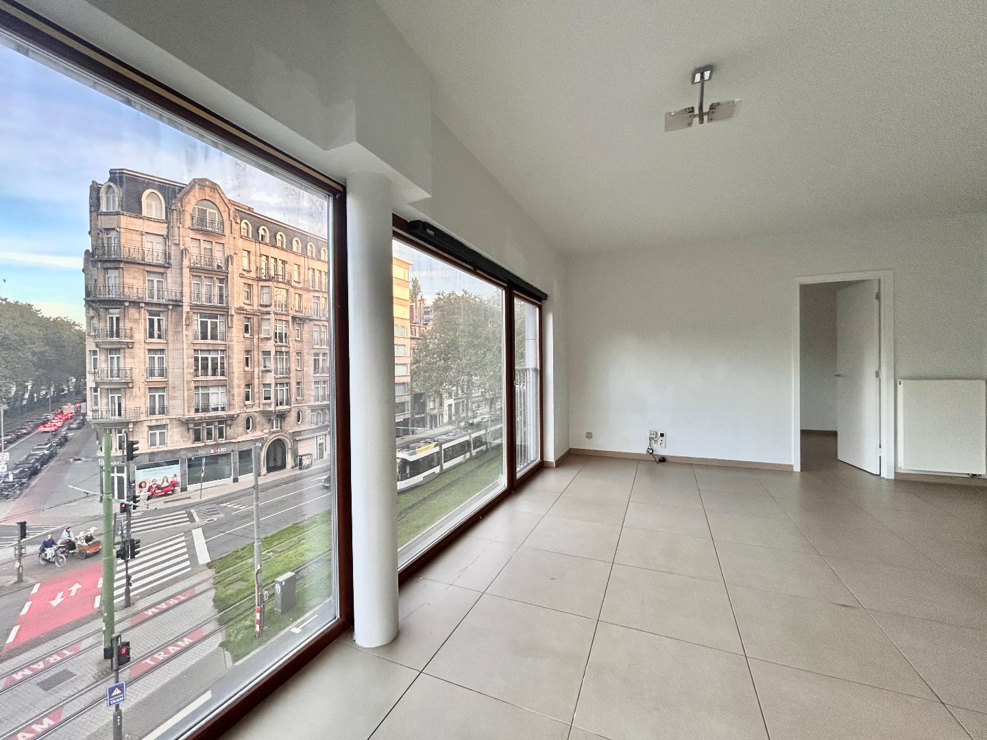 Lichtrijk appartement met 2 slpks + terras - foto 4