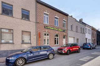 Op zoek naar een instapklare woning met véél ruimte, comfort en een heerlijk buitengevoel? Dan is deze verrassend ruime woning in het centrum...