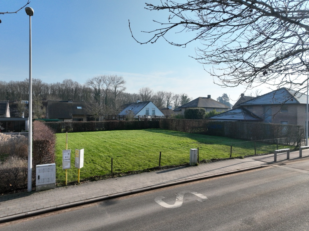 Zeldzame bouwgrond in het hart van Izegem - foto 3