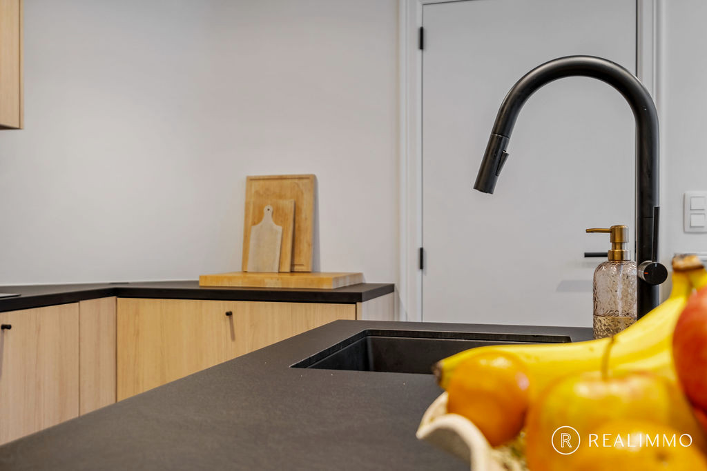 Stijlvol gerenoveerde woning met 4 slaapkamers - photo 4