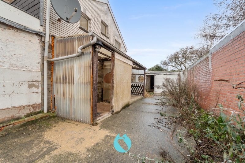 Te renoveren pand in tweede bouwlijn met private oprit en tuin - photo 4