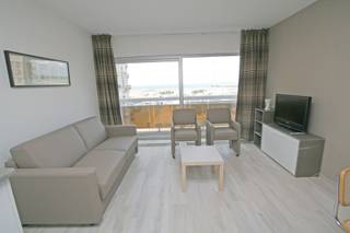 Nieuwpoort : Instapklare studio met slaaphoek met zicht op zeeIn het centrum van Nieuwpoort-bad, nabij de zeedijk in de  winkelstraat, gelegen op de...