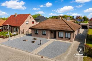 ***Questions ARE ONLY ACCEPTED AFTER RECEPTION OF COMPLETELY COMPLETED QUESTIONNAIRE YOU GET AFTER APPLICATION VIA THE SEARCH ENGINE ON THE IMMO SITE OR email us at info@echovastgoed.be***<br /><br />Low-maintenance single-storey house with 3 bedrooms and garage in quiet, child-friendly neighbourhood<br /><br />Layout<br /><br />Entrance hall with cloakroom and guest toilet equipped with hand-washer. Spacious living room with cosy pellet stove that continues into the dining room and kitchen. The kitchen has its own breakfast corner and is fully equipped. Behind the kitchen is the very practical laundry room with fitted cupboards and access to the cellar. Also adjacent to the entrance hall are the 3 bedrooms and the bathroom. The bathroom has had a shower in the past, which can easily be restored. The attic can be accessed via a sliding staircase in the hallway. <br /><br />Outside<br /><br />The whole property is fenced and largely paved which is obviously very maintenance-friendly. The spacious garage and the adjoining storage room are a great added value to the property, but the cosy BBQ-house is also a must.<br /><br />++Plus points++++<br /><br />+Situated at the back of a cul-de-sac<br />+Largely paved<br />+Spacious garage with adjacent storage space<br />+Hardwood window frames with manual shutters for all windows<br />+Large attic