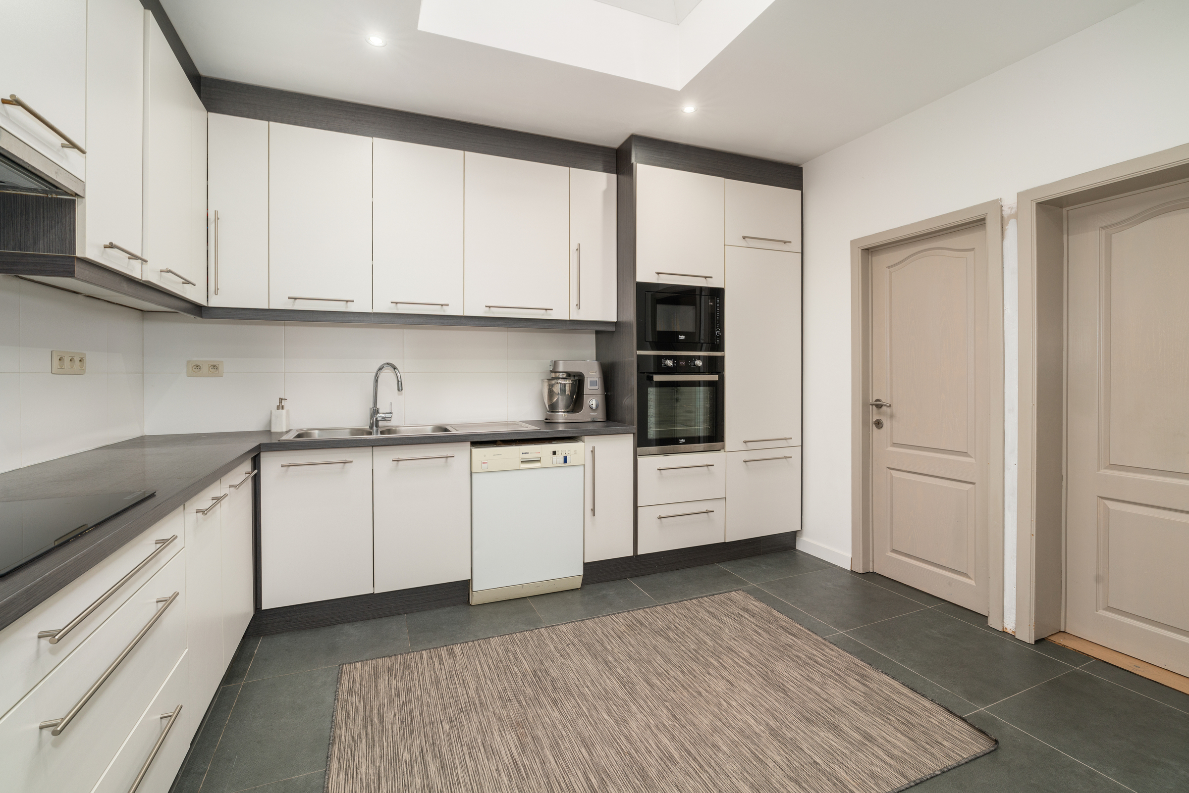 RUIME WOONST MET ZUIDGERICHTE TUIN IN ZELZATE - foto 5