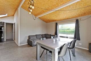 Zonnig en goed onderhouden vakantiewoning op het kindvriendelijk recreatiedomein Sunpark.De woning beschikt over een uitzonderlijk mooi aangelegd...