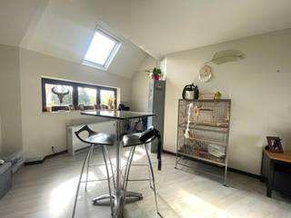 Menen - Mooi 1-slaapkamer appartement te huur.Indeling: Ruime inkomhal, leefruimte, apart toilet, keuken, berging, slaapkamer en badkamerInteresse?...