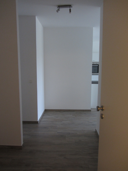 Uitstekend gelegen 2-slpk appartement met terras, autostaanplaats en kelderberging - foto 2