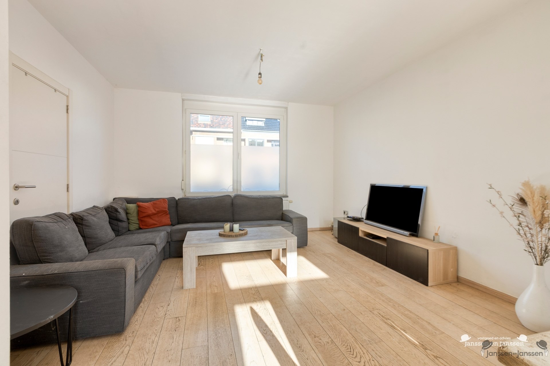 Instapklare rijwoning met 3 slaapkamers, terras en diepe tuin in Hasselt - foto 5