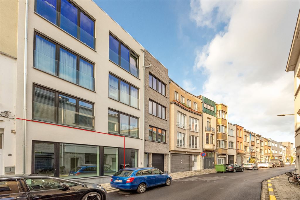 Handelsgelijksvloers in casco staat - foto 1