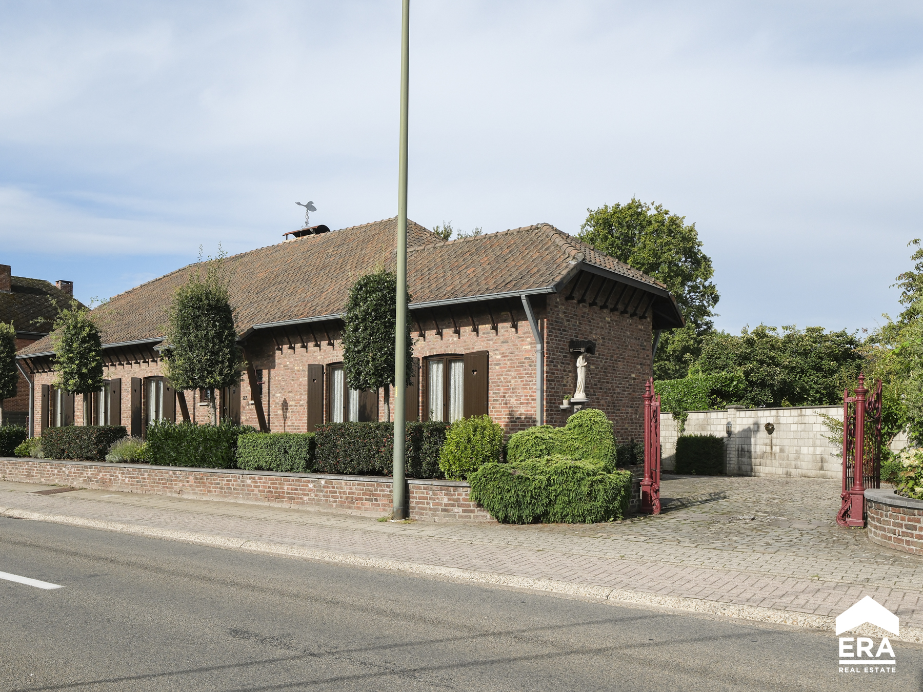 Karaktervolle woning met 4 slaapkamers te koop in Pelt - foto 2