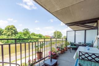 Een zeer goed onderhouden, instapklaar en recent appartement (EPC: A) met oa. 2 slaapkamers, 2 terrassen met panoramische verzichten,...