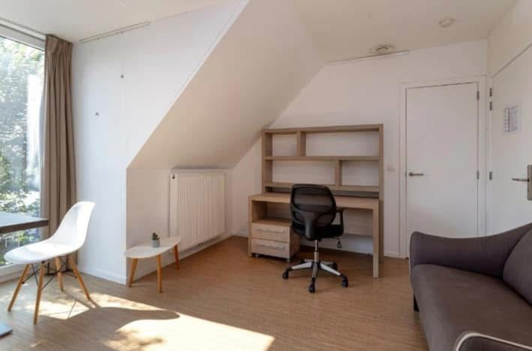 Prachtige studio met aparte slaapkamer en badkamer - foto 3