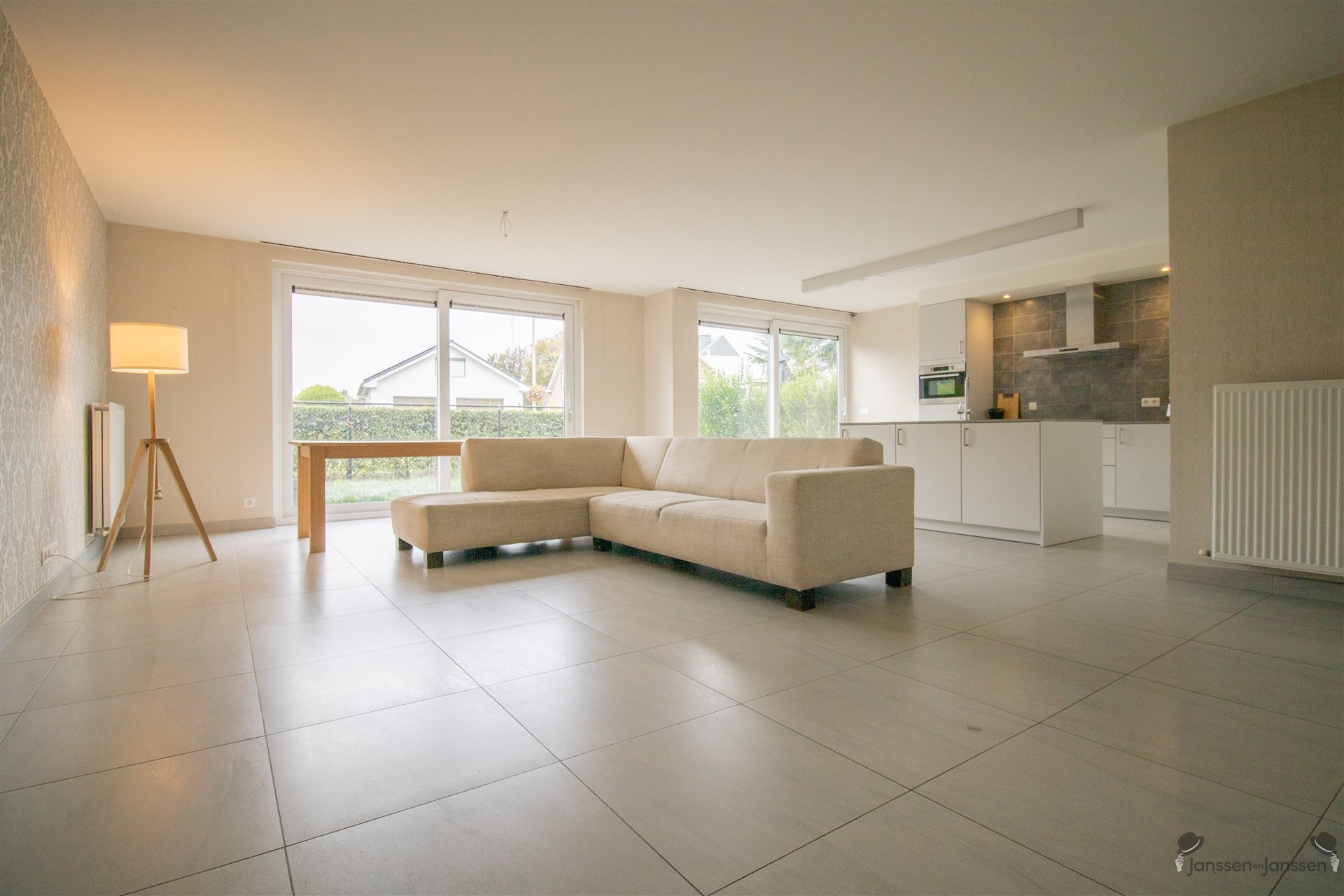 Gelijkvloers appartement van 114 m² met 2 slaapkamers en privé tuin - foto 3