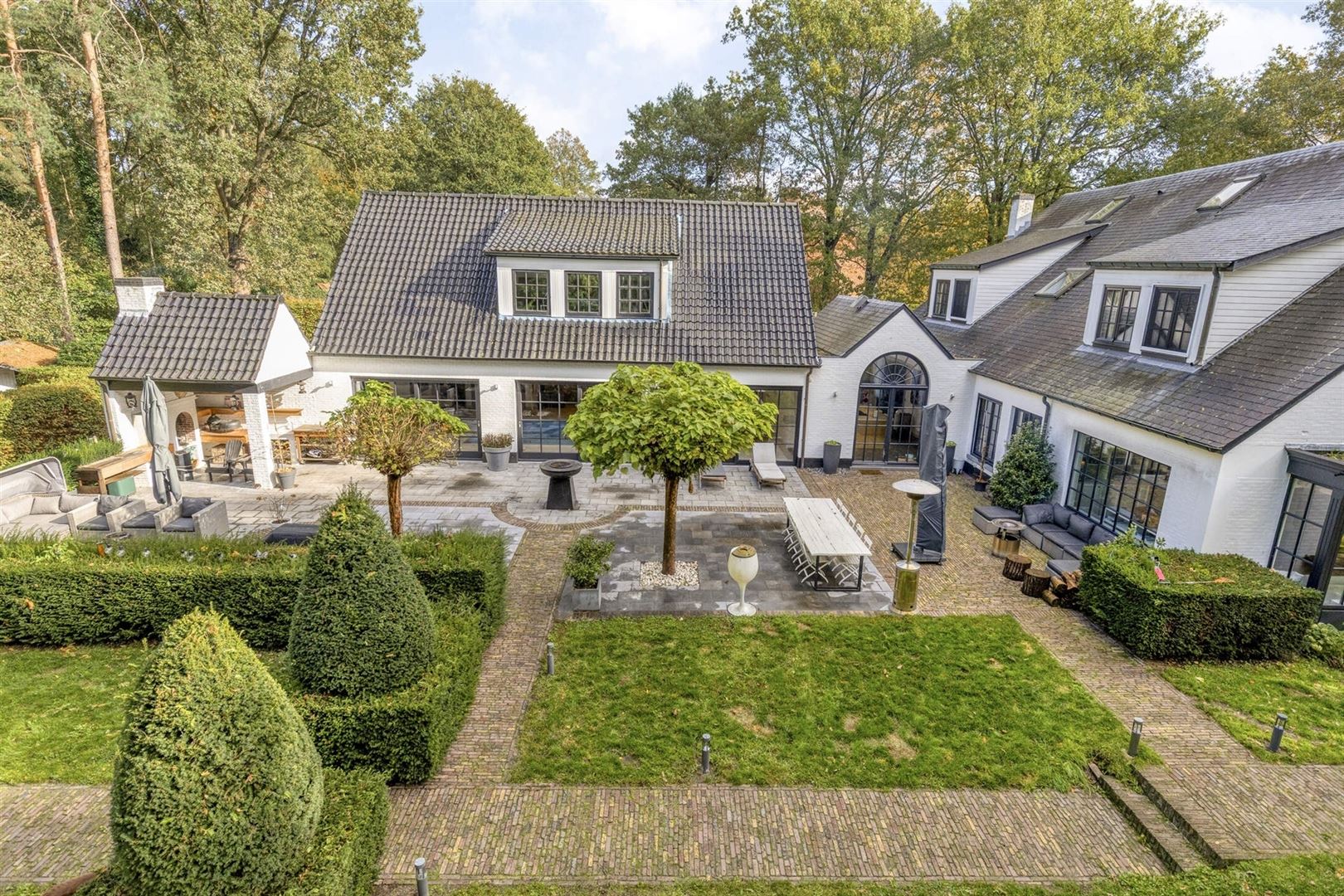 House for sale in Schilde with 5 bedrooms - photo 2