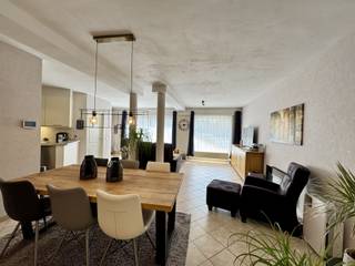 Centraal gelegen, Instapklaar Appartement met Tuin en Garage Op zoek naar een instapklaar comfortabel appartement op een uiterst centrale...