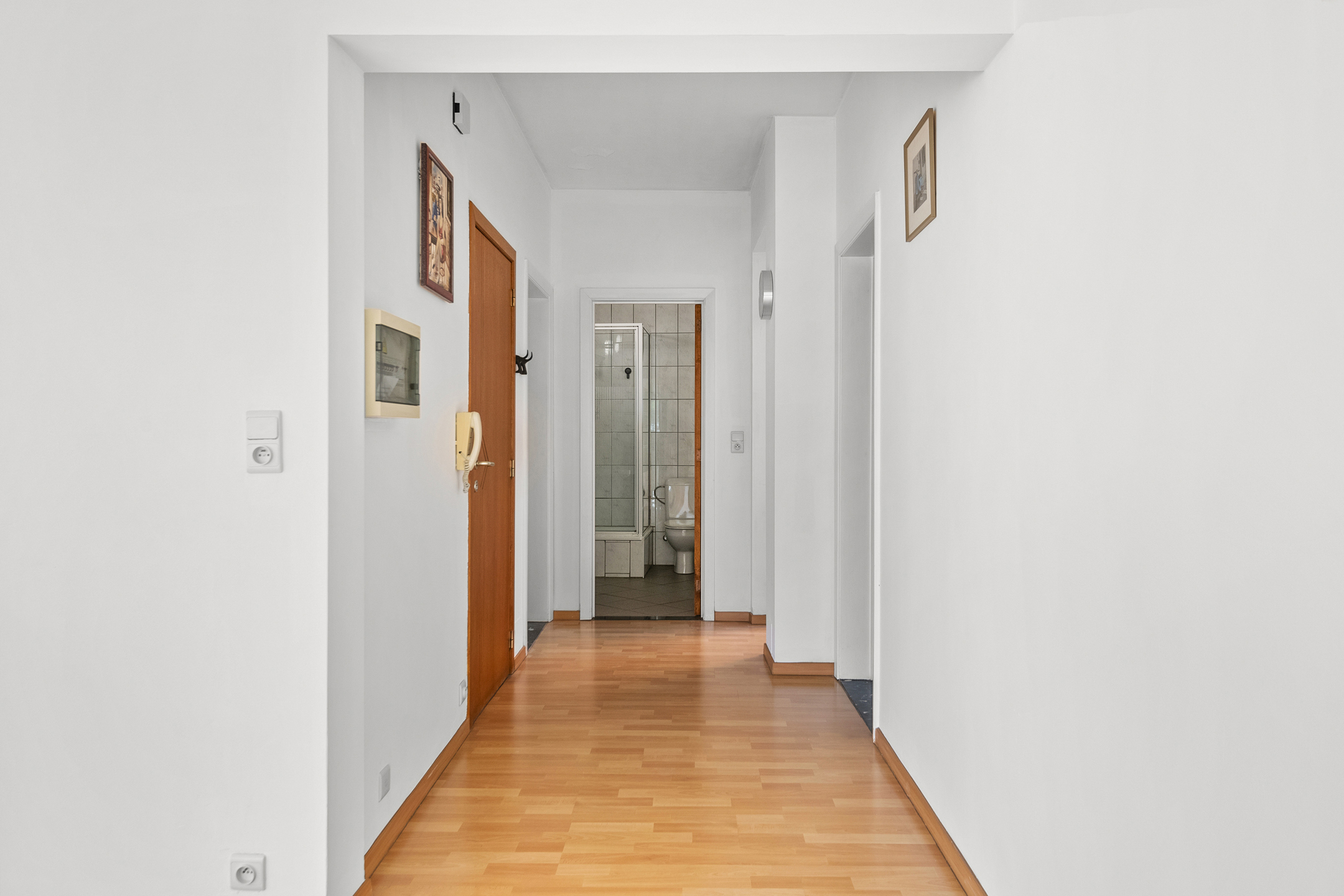 Zéér lichtrijk 2 slaapk. appartement met fietsenstalling. - foto 4